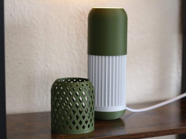 Lampe de table moderne imprimée en 3D « Moka » - Design élégant inspiré des thermos à café – Image 3